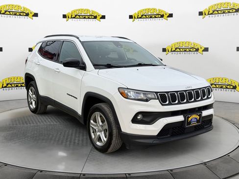 Used 2024 Jeep Compass Latitude image 8