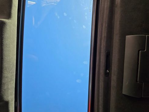 Used 2019 Cadillac Escalade ESV Platinum image 38