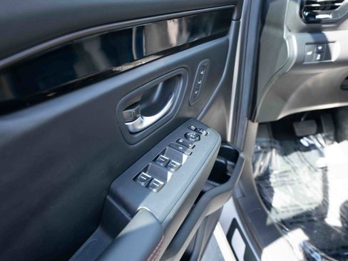 Certified 2025 Honda Pilot TrailSport image 7