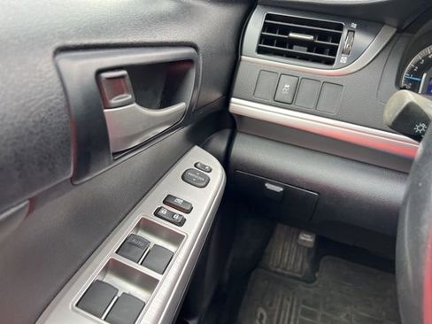 Used 2013 Toyota Camry SE FWD image 14