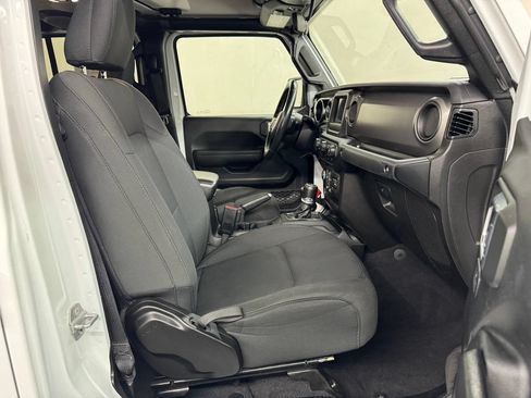 Used 2022 Jeep Gladiator Sport AWD/4WD image 27