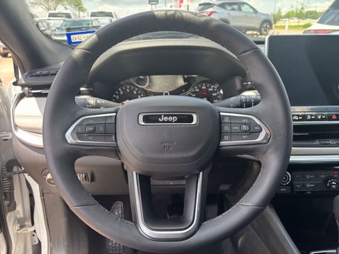 Used 2025 Jeep Compass Limited AWD/4WD image 27