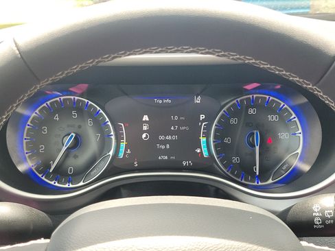 Used 2025 Chrysler Pacifica Select FWD image 20