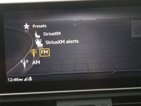 Used 2019 Audi Q5 2.0T Premium Plus w/ Premium Plus Package AWD/4WD image 32