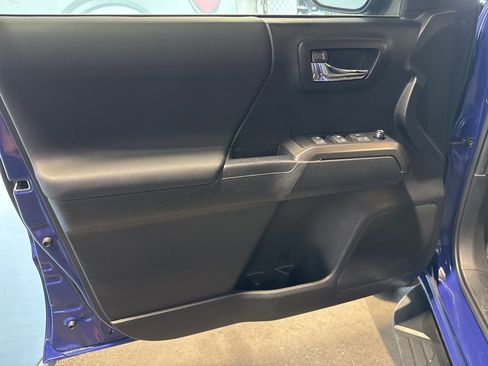 Used 2023 Toyota Tacoma TRD Sport image 34