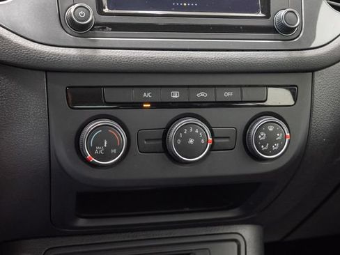 Used 2018 Volkswagen Tiguan Limited w/ Premium Package AWD/4WD image 18