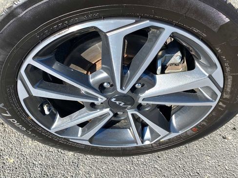 Used 2023 Kia Forte LXS w/ LXS Technology Package image 29