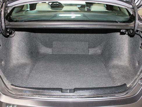 Used 2018 Honda Accord LX image 29