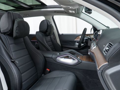 New 2026 Mercedes-Benz GLS 450 4MATIC image 22