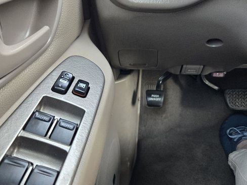 Used 2005 Toyota Sequoia Limited image 21