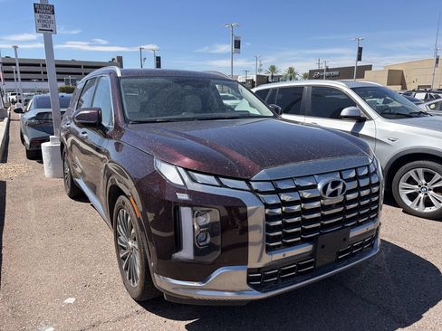 Used 2024 Hyundai Palisade Calligraphy AWD/4WD image 2