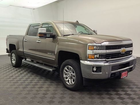 Used 2015 Chevrolet Silverado 2500 LTZ AWD/4WD image 7