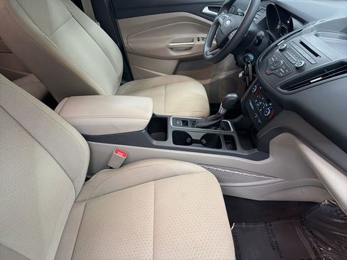 Used 2017 Ford Escape SE image 31