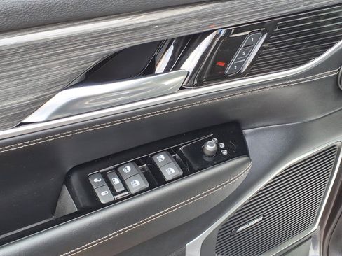 Used 2022 Jeep Wagoneer Series II AWD/4WD image 14