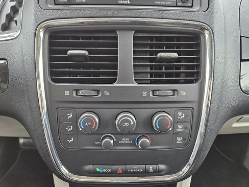 Used 2017 Dodge Grand Caravan SE w/ Power Window Group image 43