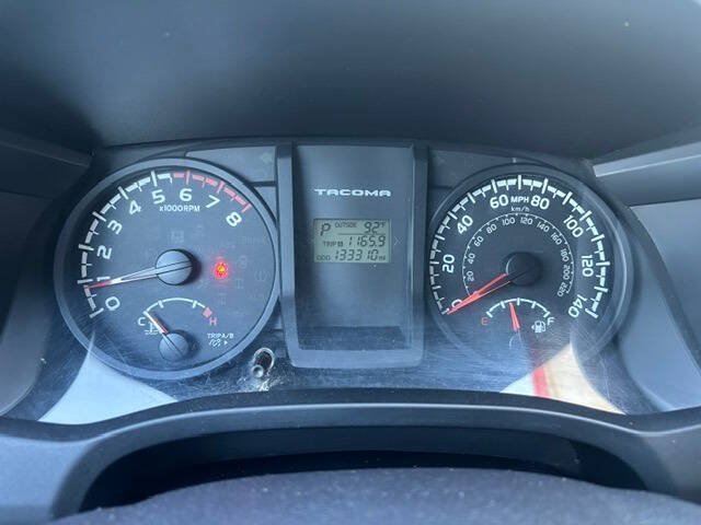 Used 2016 Toyota Tacoma SR RWD image 4