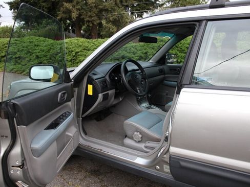 Used 2005 Subaru Forester 2.5X AWD/4WD image 5