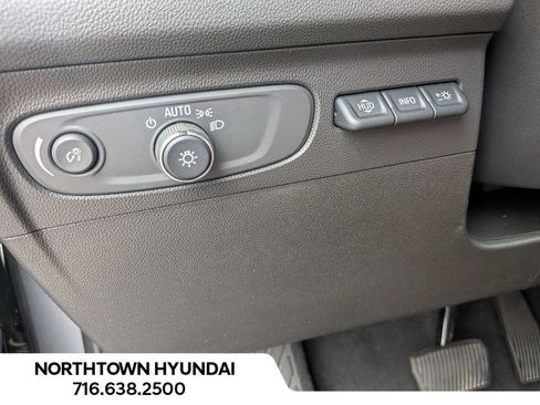 Used 2021 Buick Envision Avenir AWD/4WD image 30