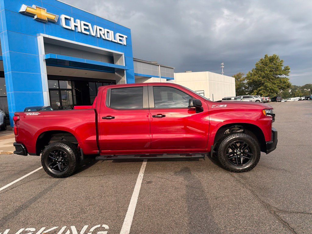Used 2021 Chevrolet Silverado 1500 LT Trail Boss w/ Convenience Package II AWD/4WD image 2
