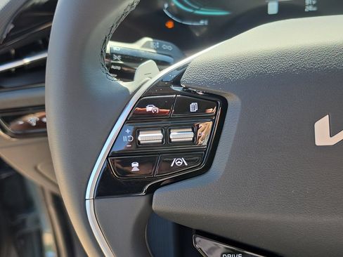 New 2026 Kia Niro EX FWD image 29