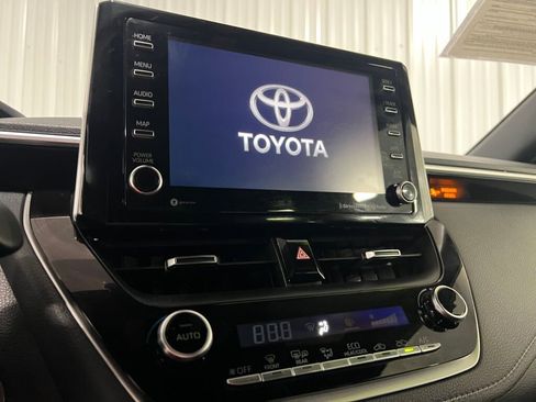 Used 2021 Toyota Corolla SE w/ Special Edition image 8