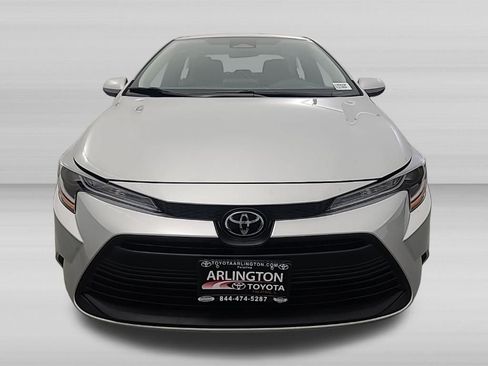 Used 2025 Toyota Corolla LE FWD image 9
