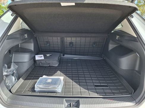 New 2026 Volkswagen Tiguan SE image 26