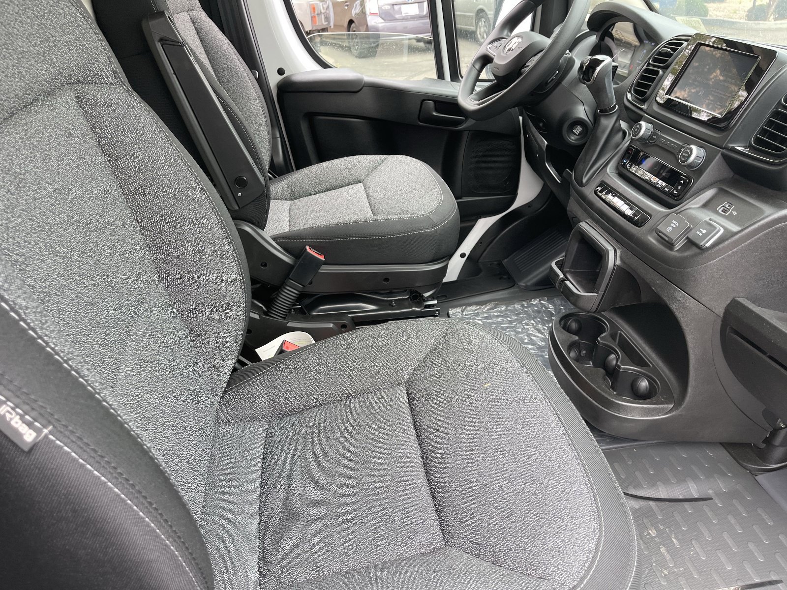 New 2024 RAM ProMaster 1500 w/ Convenience Group FWD image 7