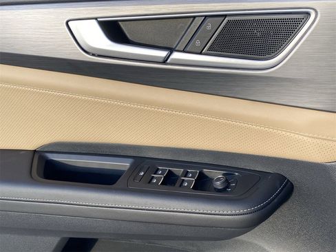 New 2026 Volkswagen Atlas Cross Sport SE image 18