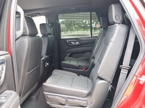 Used 2023 GMC Yukon SLT w/ SLT Premium Package AWD/4WD image 17