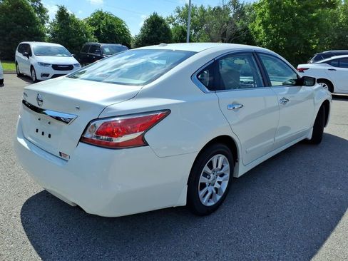 Used 2015 Nissan Altima 2.5 S w/ Power Driver Seat Package FWD image 14