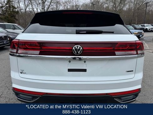 Certified 2025 Volkswagen Atlas Cross Sport SE w/ Black Wheel Package image 7