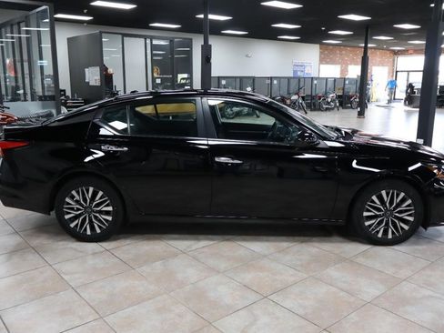 Used 2023 Nissan Altima 2.5 SV image 6