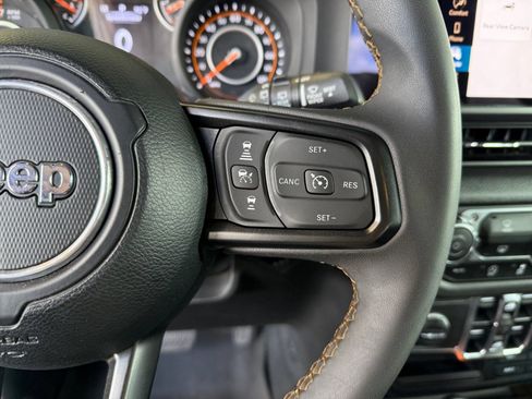 Used 2024 Jeep Wrangler Unlimited Sport AWD/4WD image 18