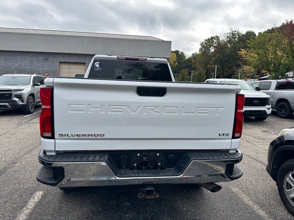 Used 2024 Chevrolet Silverado 2500 LTZ w/ LTZ Convenience Package AWD/4WD image 16