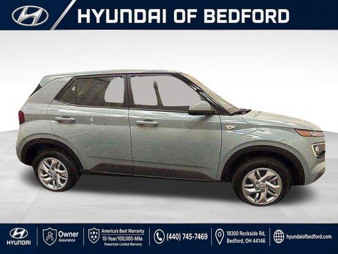 Certified 2026 Hyundai Venue SE FWD image 4