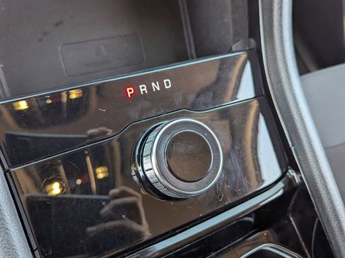 Used 2022 Jeep Grand Cherokee Laredo w/ Luxury Tech Group I image 31