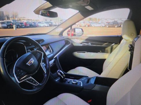 Used 2023 Cadillac XT5 Sportv image 6