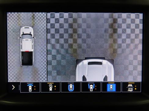 Used 2020 Chevrolet Silverado 2500 LTZ w/ LTZ Premium Package image 18