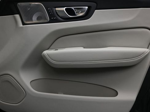 New 2026 Volvo XC60 T8 Ultra image 11