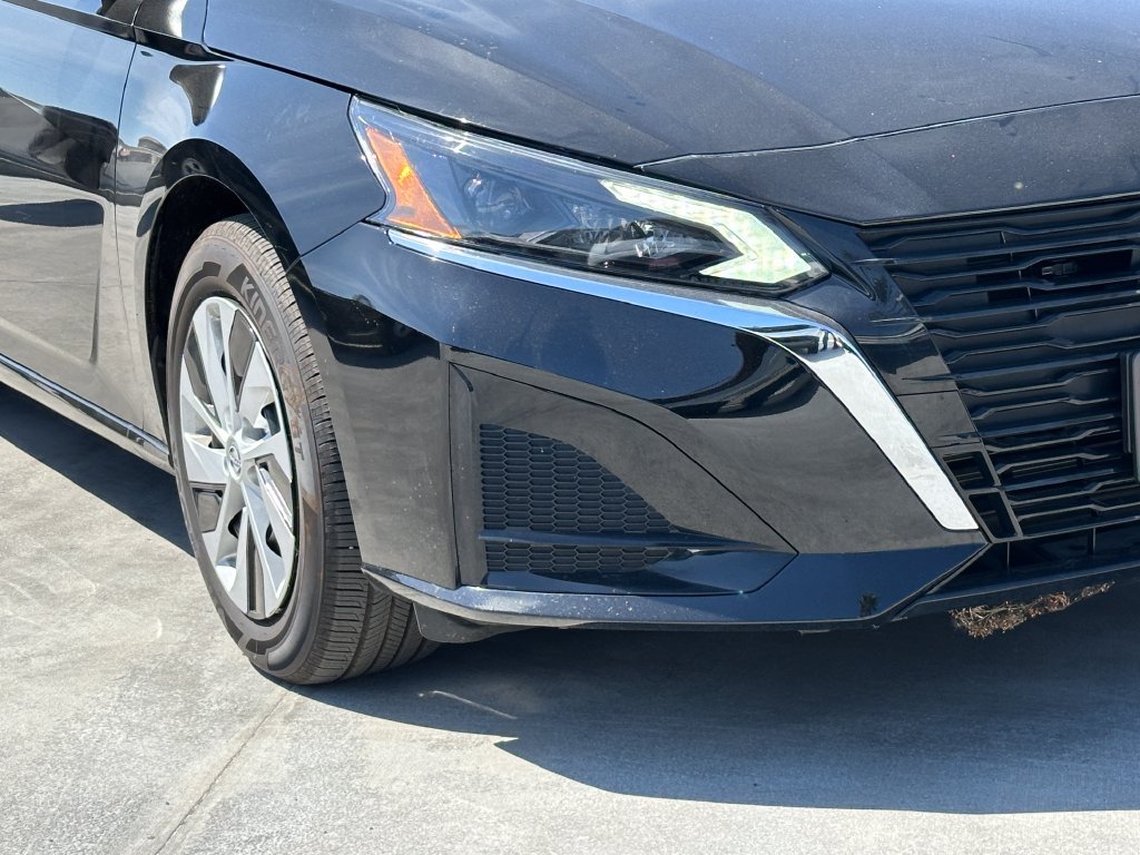 Used 2025 Nissan Altima 2.5 S FWD image 10