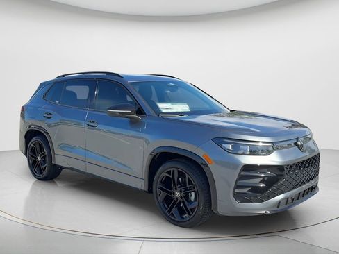 New 2026 Volkswagen Tiguan SE R-Line image 7