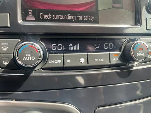 Used 2023 Nissan Maxima Platinum w/ Sport Mat Group FWD image 17