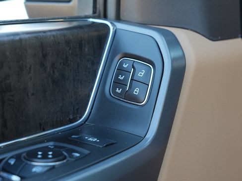 Used 2024 Ford F350 Lariat w/ Black Appearance Package image 19