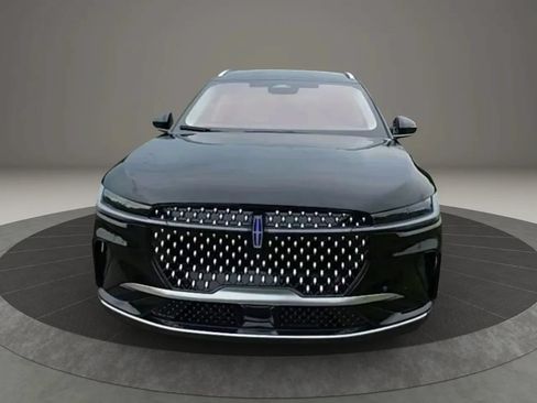 Used 2025 Lincoln Nautilus Reserve AWD/4WD image 2