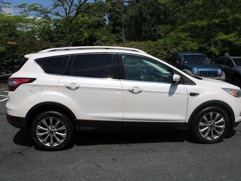 Used 2018 Ford Escape Titanium AWD/4WD image 5