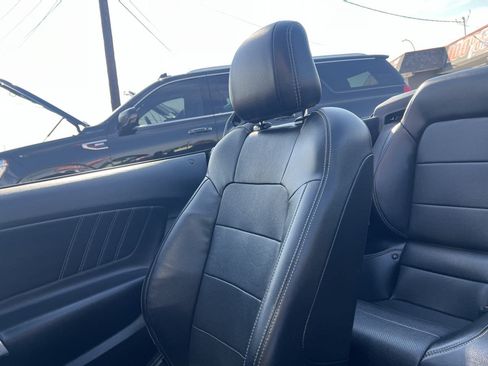 Used 2018 Ford Mustang GT Premium RWD image 12