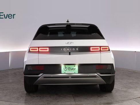 Used 2024 Hyundai Ioniq 5 SEL RWD image 15