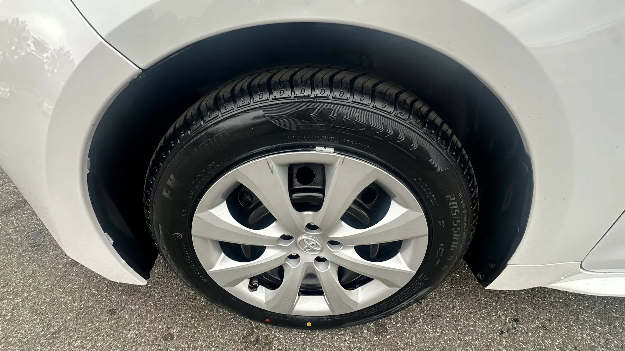 Used 2021 Toyota Corolla LE FWD image 9