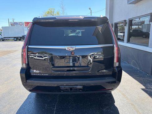 Used 2018 Cadillac Escalade Luxury w/ LPO, Radiant Package image 10